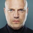 Michael Chiklis